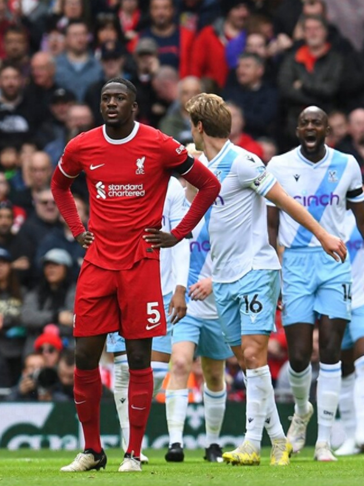 托特纳姆热刺客场战胜阿斯顿维拉，领跑积分榜的简单介绍