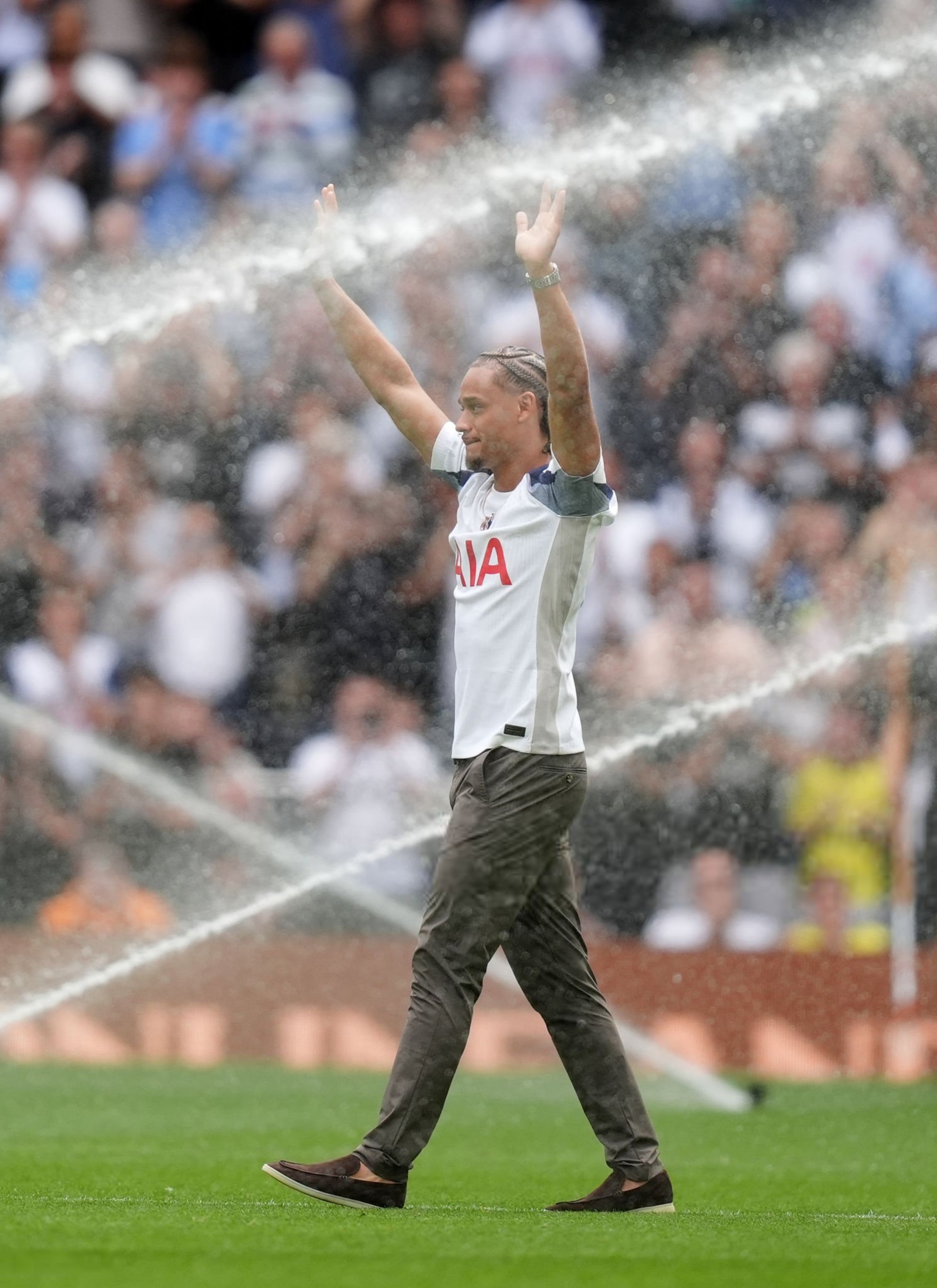 英超联赛提交计划，伯恩茅斯重返顶峰(英超伯恩利和狼队最新)